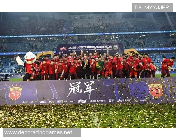 足球明星卡特闪耀中国赛场引发球迷热潮与期待